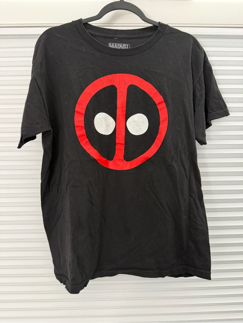 Deadpool Graphic Black Tee with Red Logo - Men